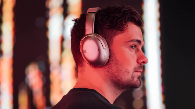 JBL Tour One M3: 70 Saat Pil Ömrüyle Efsane Geri Döndü!
