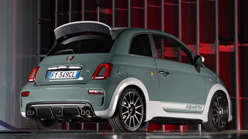 Abarth, içten yanmalı modelleri göz ardı etmiyor
