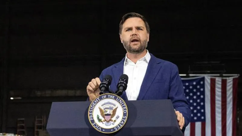 ABD Başkan Yardımcısı JD Vance, ailesiyle tekne gezisi için Ohio nehrinin su seviyesini yükselttirdi!