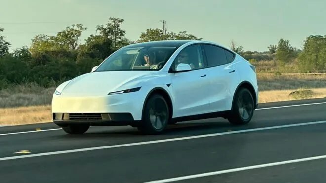 Daha ucuza satılacak “kırpılmış” Tesla Model Y için yeni fotoğraflar paylaşıldı