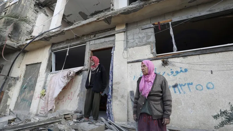 Filistin topraklarını gasbeden İsraillilerin, Batı Şeria'da evleri yakması sonucu 8 Filistinli yaralandı