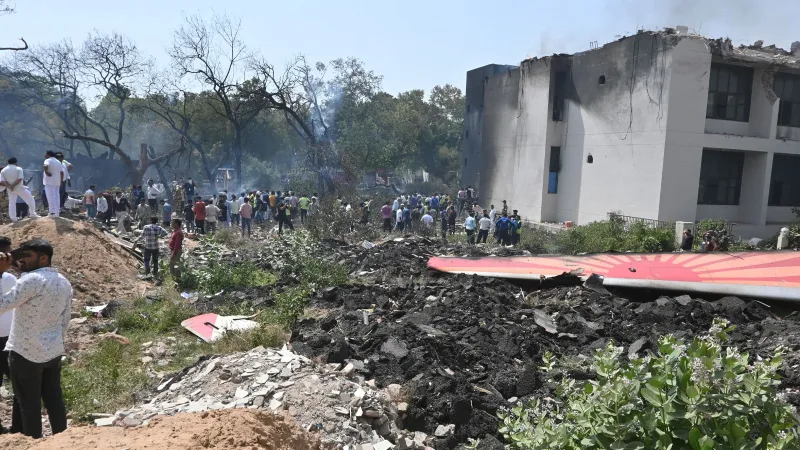 Hindistan'da yolcu uçağı düştü: 290'dan fazla kişi hayatını kaybetti! Kazadan 1 kişi kurtuldu