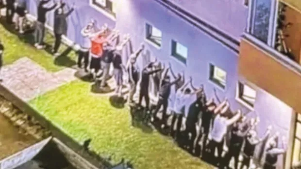 İki Türk serbest bırakıldı... Sırplar bıçakla saldırmış