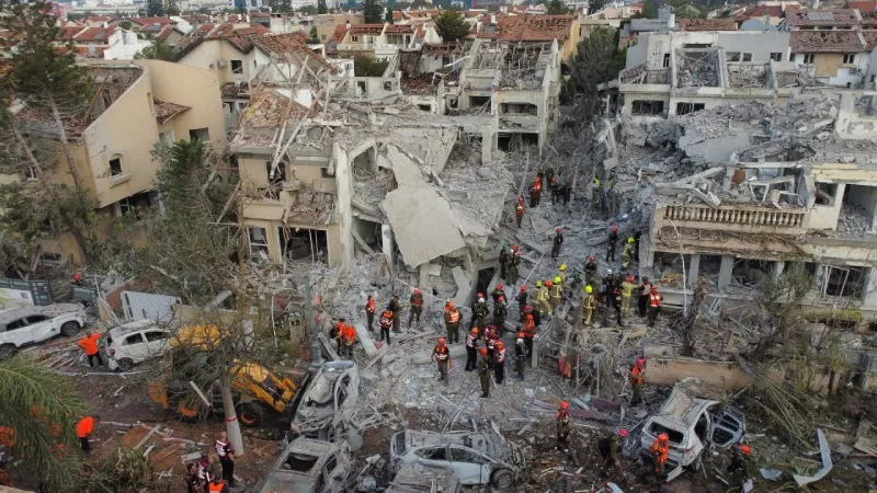 İsrail basınına göre, İran'ın son misilleme saldırısında İsrail'de 4'ü ağır, 271 kişi yaralandı