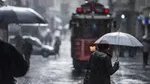 Kara bulutlar gökyüzünü sardı! İstanbul'da sağanak alarmı verildi...