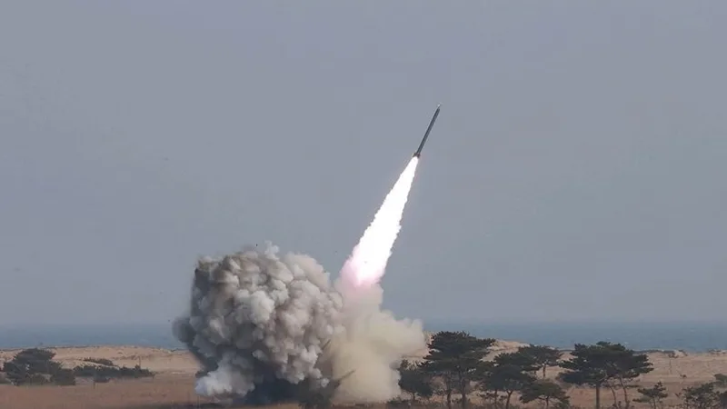 Kuzey Kore'den Füze Şovu! Japon Denizi'ne Balistik Füzeler Fırlatıldı