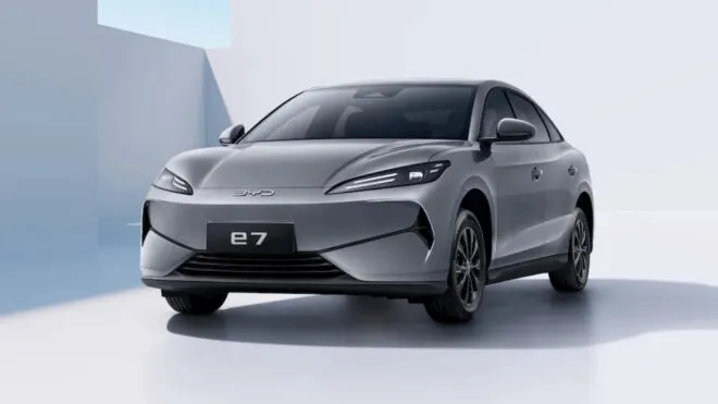 Elektrikli Otomobil Devrimi: BYD e7 Türkiye'ye Ne Zaman Geliyor?