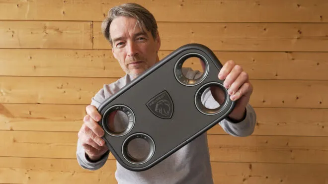 Peugeot, “POLYGON” konseptiyle gerçek hayatta da kullanacağı “Hypersquare” direksiyon simidini gözler önüne serdi