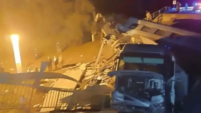 Rusya'da Tren Faciası! Köprü Çöktü, Ölü ve Yaralılar Var!