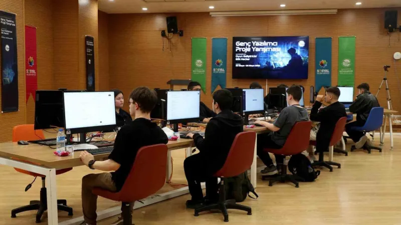 Sakarya'da Genç Yazılımcılar Etik Hacker Yarışmasında Yarıştı