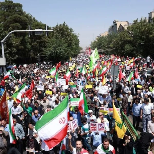 Tahran'da ABD protestosu