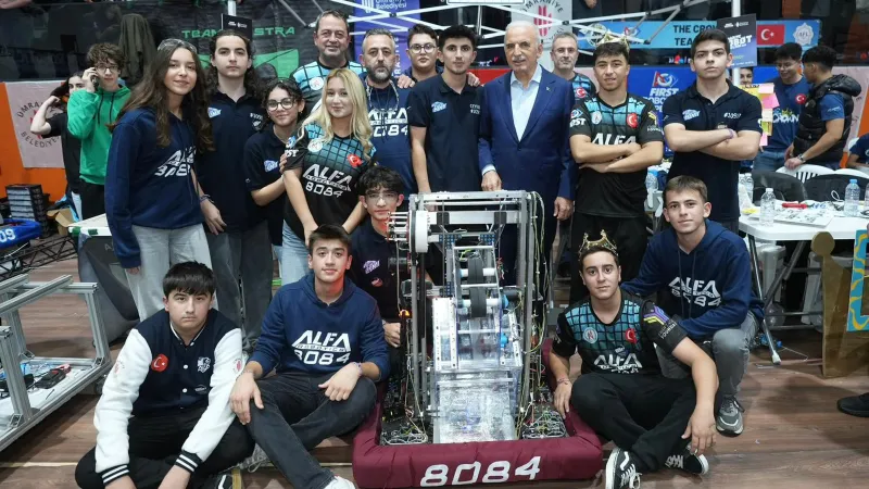 Ümraniye Robotları Konuşturdu! 750 Genç Sahneye Çıktı!