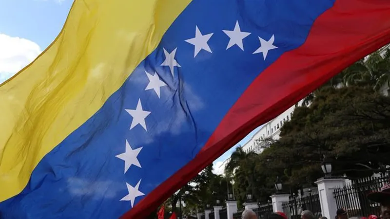 Venezuela’da sivillere askeri eğitim verileceği iddia edildi