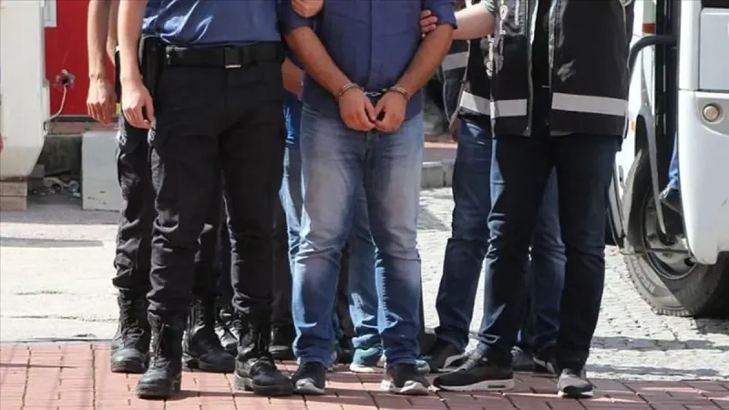 Yurt dışına kaçmak isterken yakalanan FETÖ şüphelileri tutuklandı